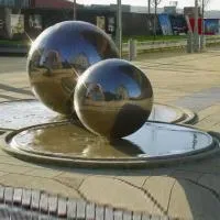 Фонтан из 2 стальных шаров (518906) ∅ 1 и ∅ 1,5 м. Омск 