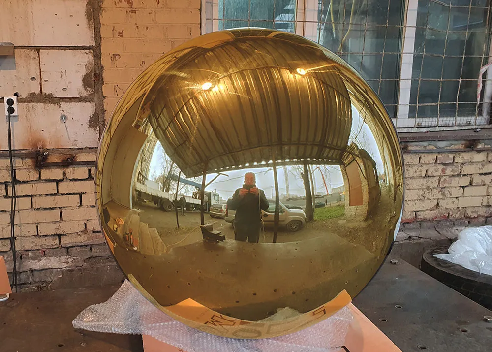 Производство зеркальных шаров из латуни в Омске - поставка металлических шаров из латуни во все города России